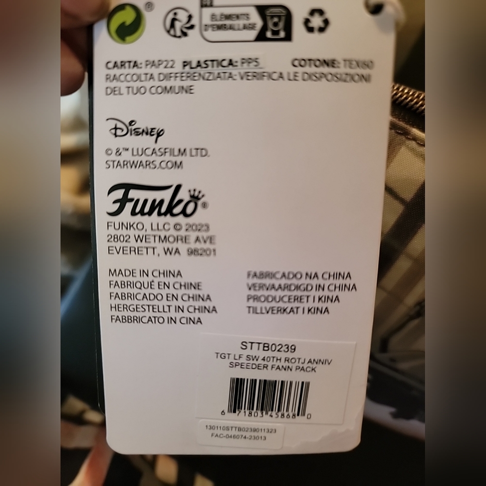 Disney,Funko, and Lucas Film Star Wars Fanny pack multicolor made in China NWT - Picture 7 of 9